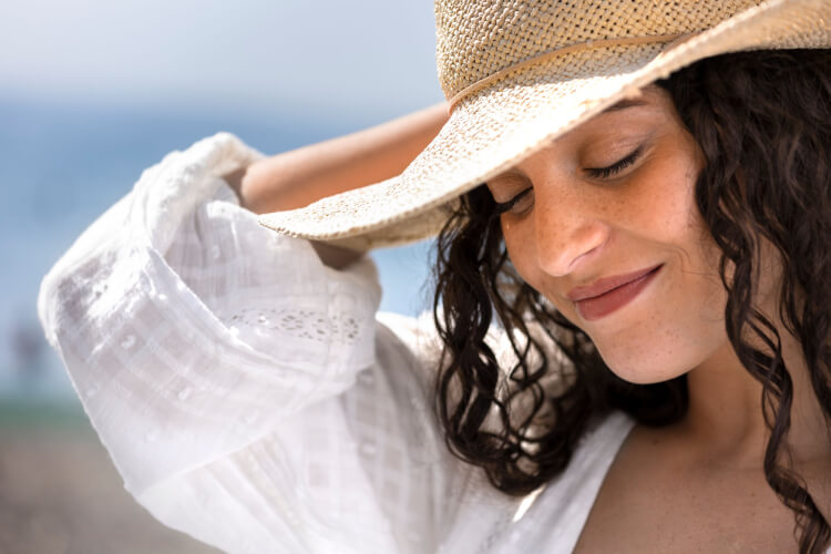 
Understanding and Treating Freckles: Effective IPL, Chemical Peels, and Retinoid Options image